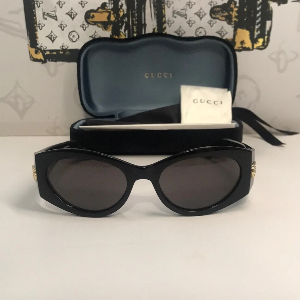 New Authentic Gucci GG1401S 001 Black Cat-Eye Sunglasses Grey Lenses